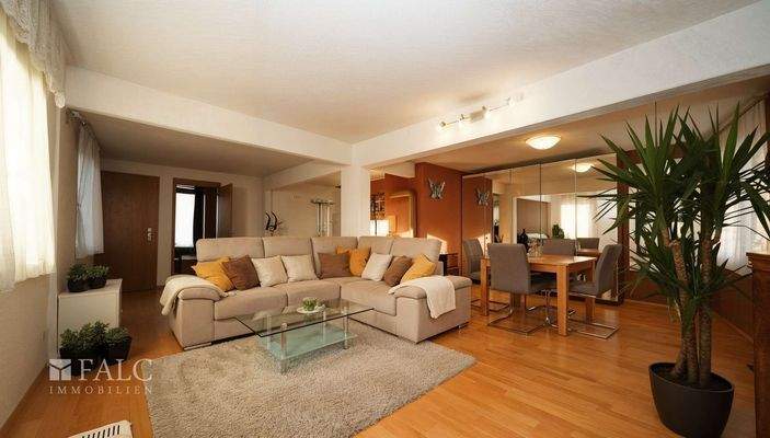 Gemütlicher, offener Raum