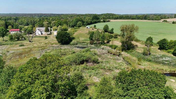 Grundstück mit Weiher