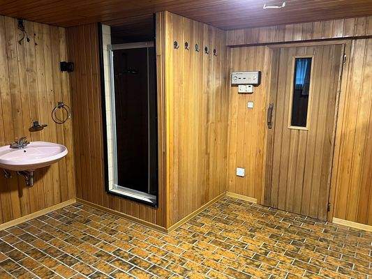 Sauna und Dusche