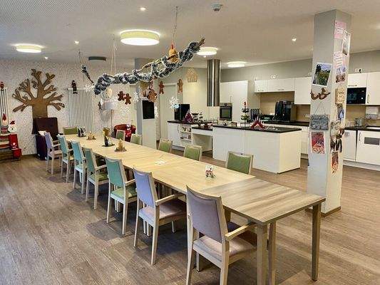 24. Gemeinschaft, Hauptgebäude, Speisesaal 1