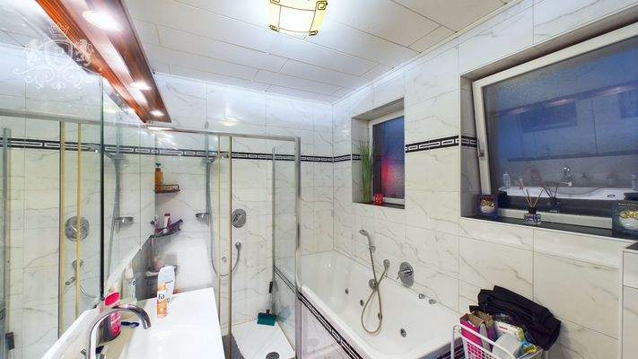 CAM01984G0-PR0429-STILL011