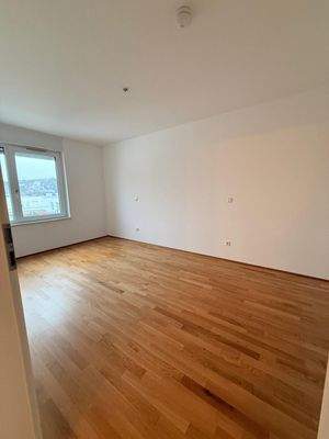 Leeres Zimmer mit Holzboden