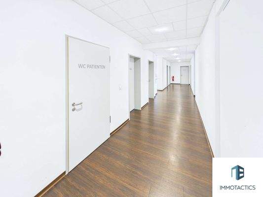 Flur Praxisräume 2.OG Haus 4