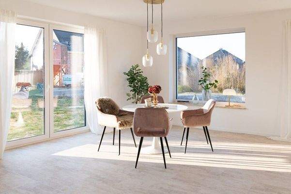 Essbereich mit Gartenblick