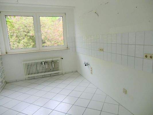 Weisse Fliesen in der Küche