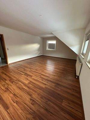 Leerer Dachgeschossraum