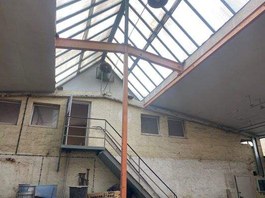 Halle oben 450qm (4).jpg