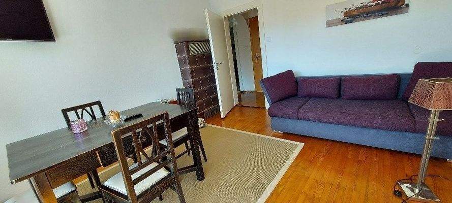 Wohn- / Esszimmer - 2.OG - rechts - (Kachelofen reaktivierbar).