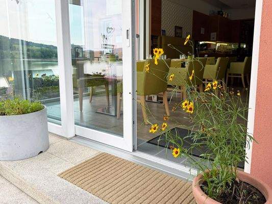 Blick ins Restaurant / Haupthaus links