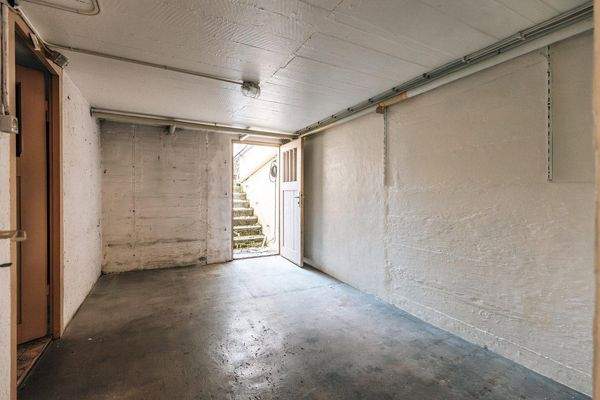 Kellerraum mit Gartenzugang