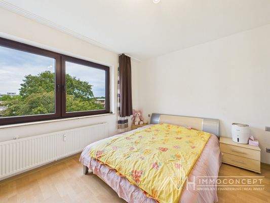 CAM04062G0-PR0043-STILL004