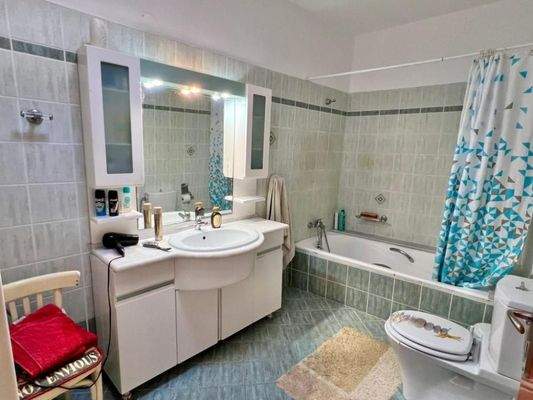 Kreta, Neapoli: Stadthaus mit Garten und Terrasse zu verkaufen