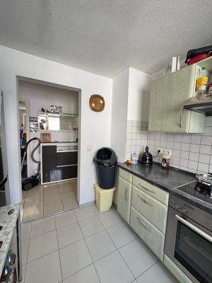 Küche Blick zum Flur.JPG