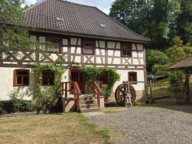 Ehem. Mühle für Liebhaber mit Park und Teich.