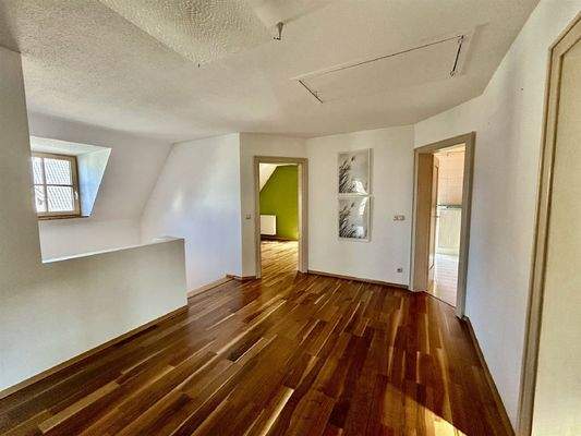 Diele DG mit Zugtreppe zum Spitzboden