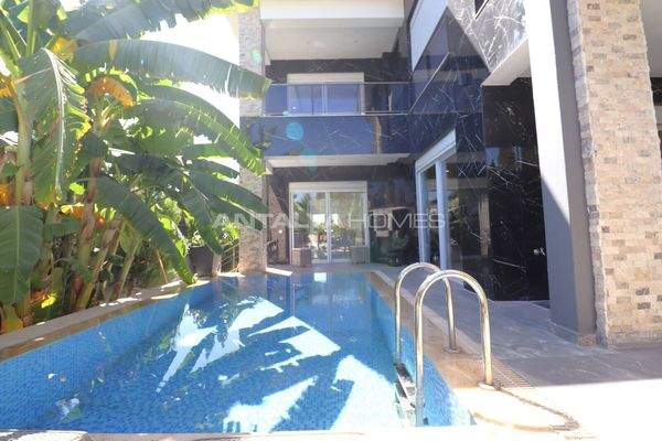 Elegant House with Private Pool in Antalya Yesilbayır