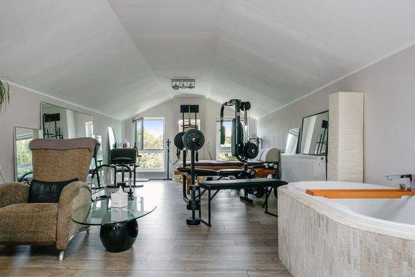 Fitnessbereich DG mit Badewanne