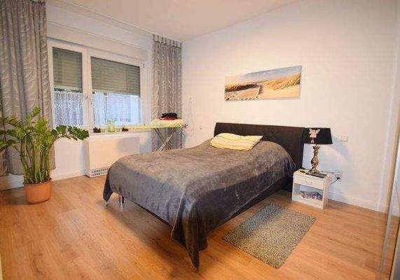 Schlafzimmer Wohnung EG links