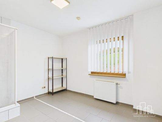 CAM02839G0-PR0332-STILL018