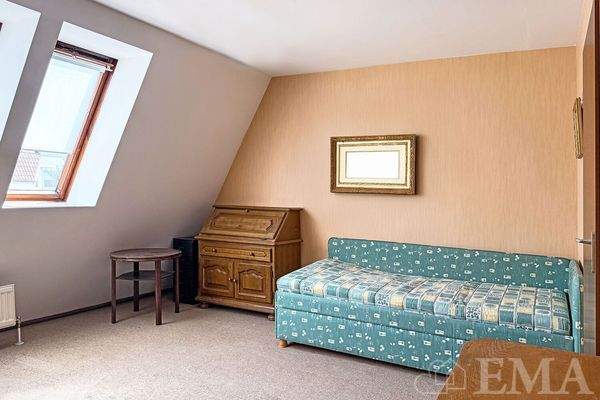 Blick ins Zimmer im Dachgeschoss