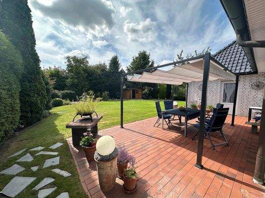 Terrasse mit Gartenblick