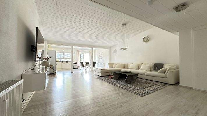 Wohn-/Esszimmer (EG)