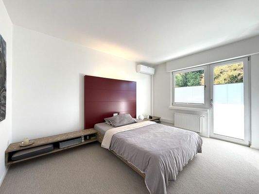 OG Schlafzimmer Bild 1