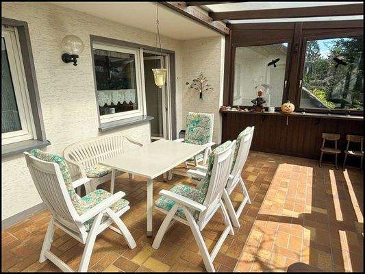 EG überdachte Terrasse