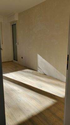 Wohnzimmer rechte Ansicht.jpeg