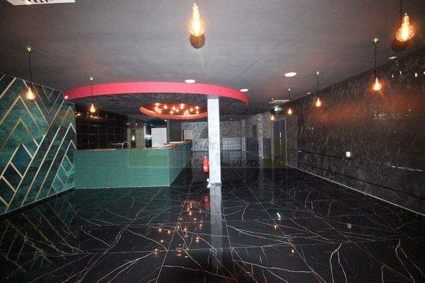 Gewerbe- / Verkaufsfläche EG