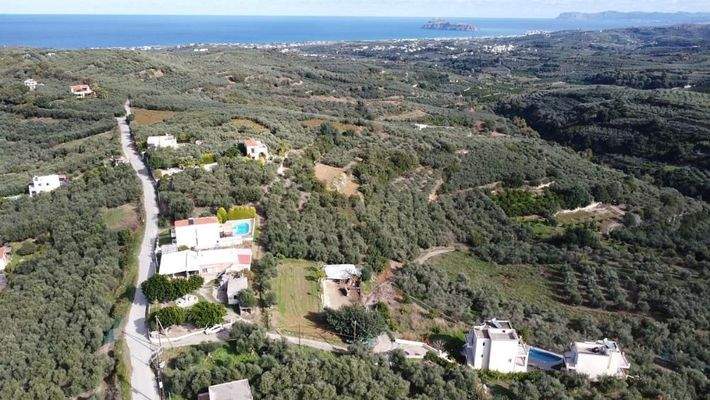 Kreta, Xirokampi: Grundstück mit Meer- und Bergblick in ruhiger Lage zu verkaufen