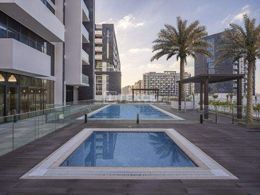 Apartments with a Crystal Lagoon in a Complex in Dubai Meydan
