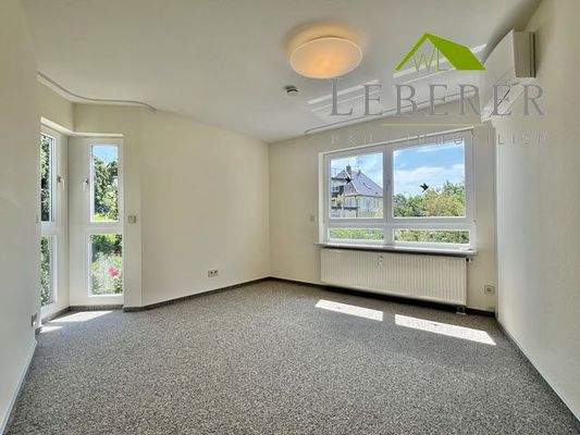 Lichtdurchflutetes Schlafzimmer EG