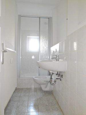 Musterbild Bad mit Dusche