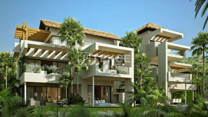 Properties with Spacious Design and Sea Views in Benahavis