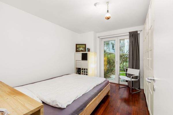 Schlafzimmer mit Gartenblick