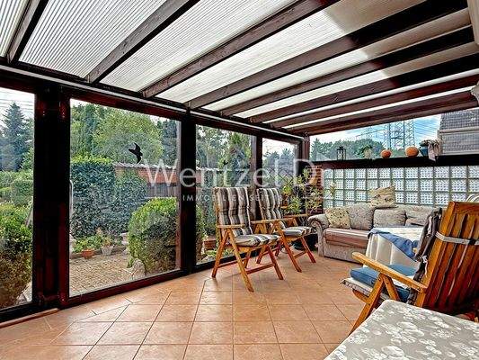 überdachte Terrasse