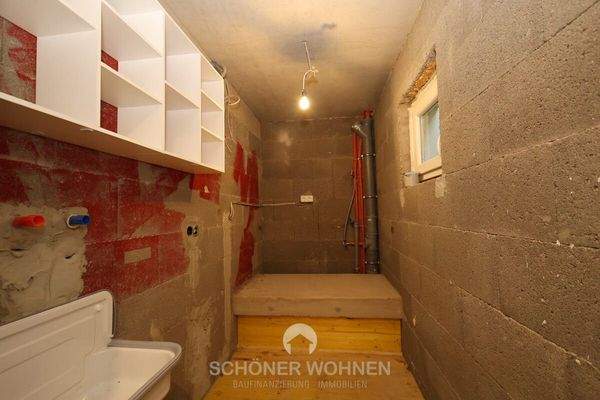 KG | Waschküche mit Podest