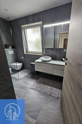 Badezimmer Obergeschoss 1