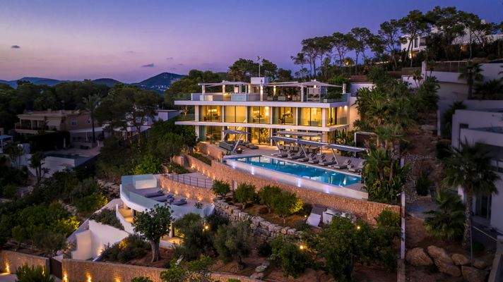 KPI1470- Luxury Villa for Sale-Noelle Politiek 