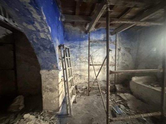 Kreta, Rethymno: 3-stöckiges Gebäude zur Renovierung in der Altstadt zu verkaufen