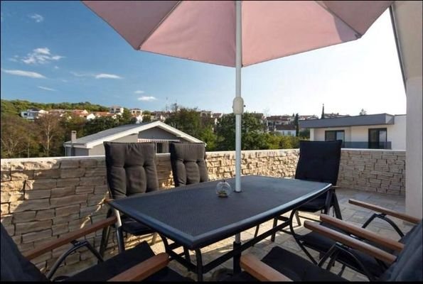 Penthouse mit Meerblick und Garten, 300 m vom Meer