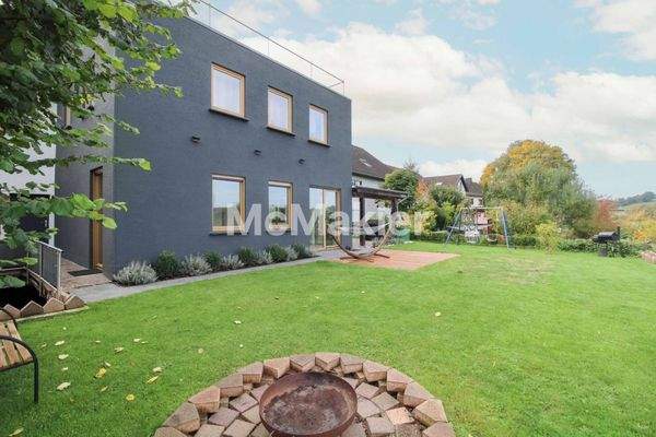 Rückansicht und Garten