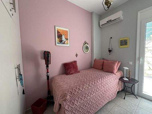 Kreta, Agia Triada: Charmantes Apartment mit Gemeinschaftspool und Meerblick zu verkaufen