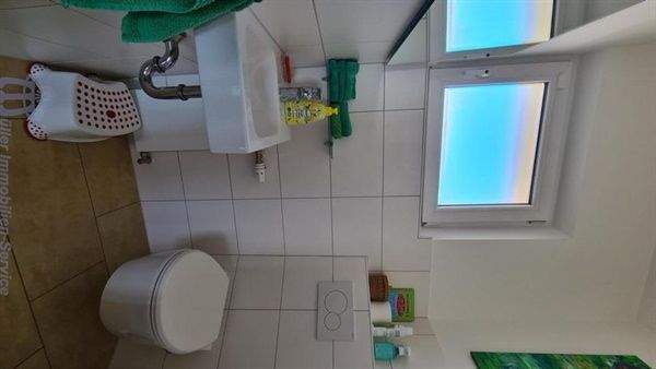 Foto 23_Gäste-WC.JPG