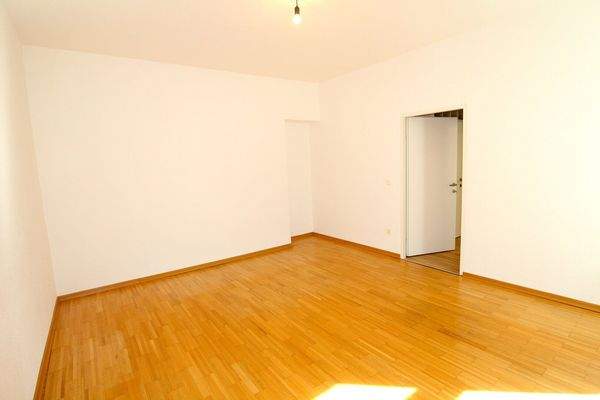 KINDER- GÄSTE- ARBEITSZIMMER