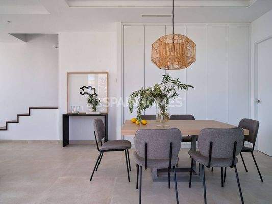 Quality Villas with Sea Views in Marbella's Prime Location