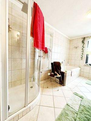 Badezimmer Ansicht 2