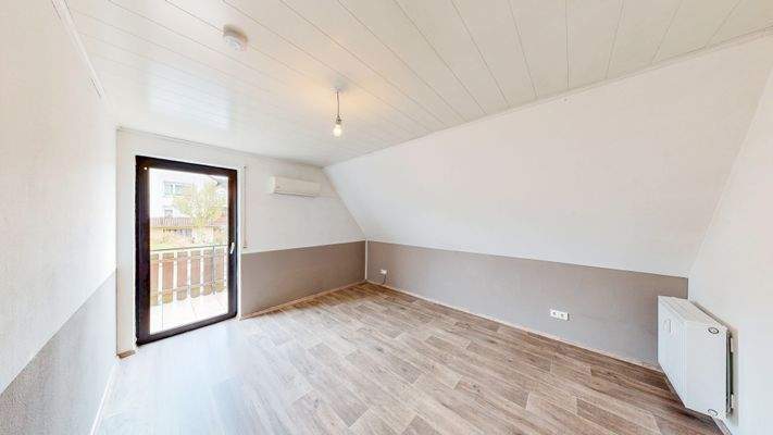 Schlafzimmer mit Zugang zum Nord Ostbalkon