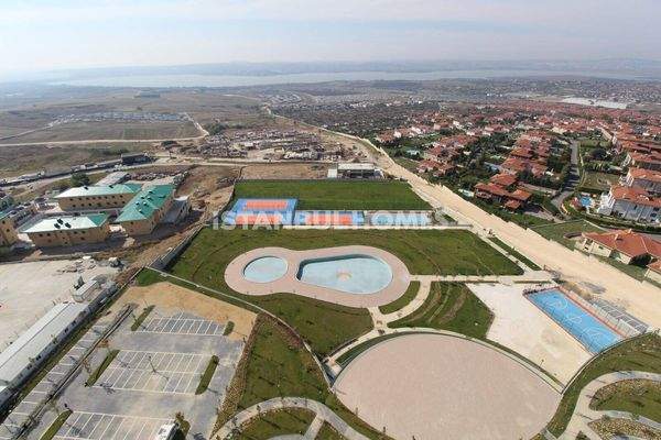 1-Bedroom Apartment in a Complex with Rich Amenities in Istanbul